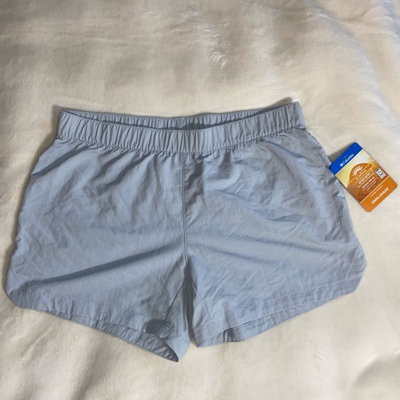 Columbia Loose Shorts - Picture 2 of 13